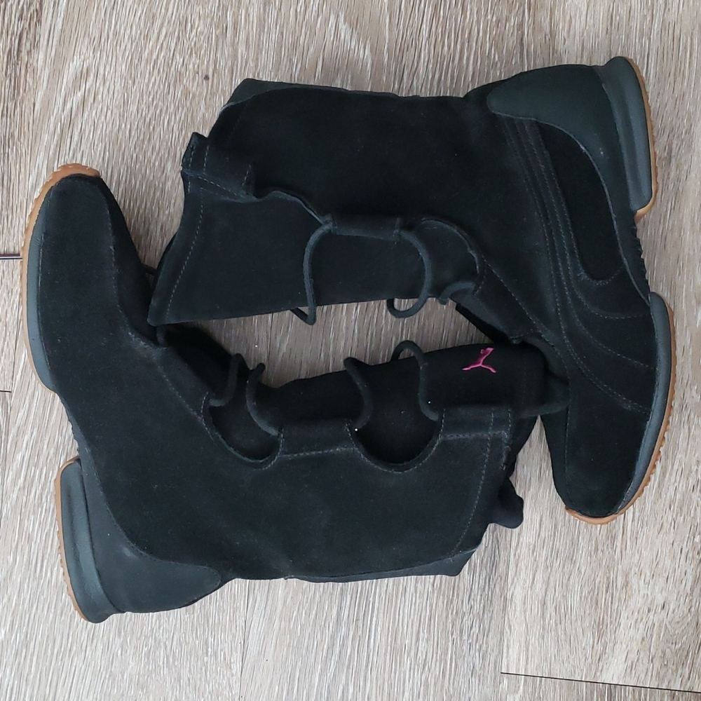 Women puma suede boots
